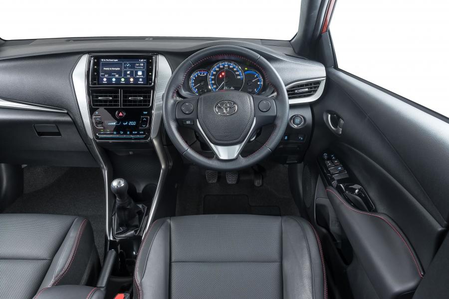 Торпедо Toyota Yaris S 2018 года  (ZA) (фото 16 из 39)